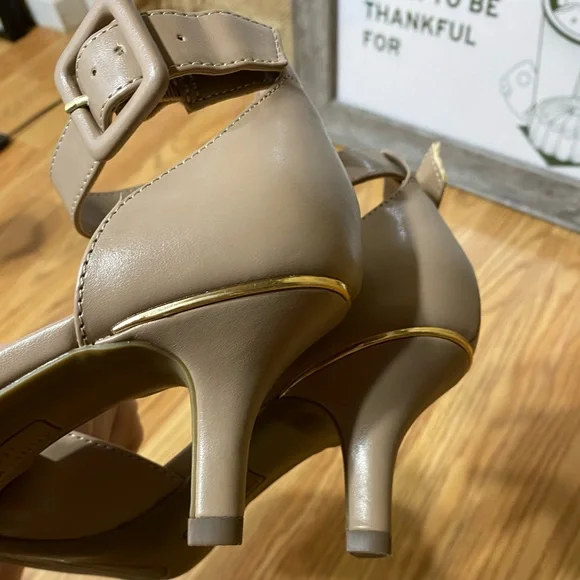 NWOT Ann Klein Nude Kitten Heels | Women’s Size 7.5 - Picture 3 of 7
